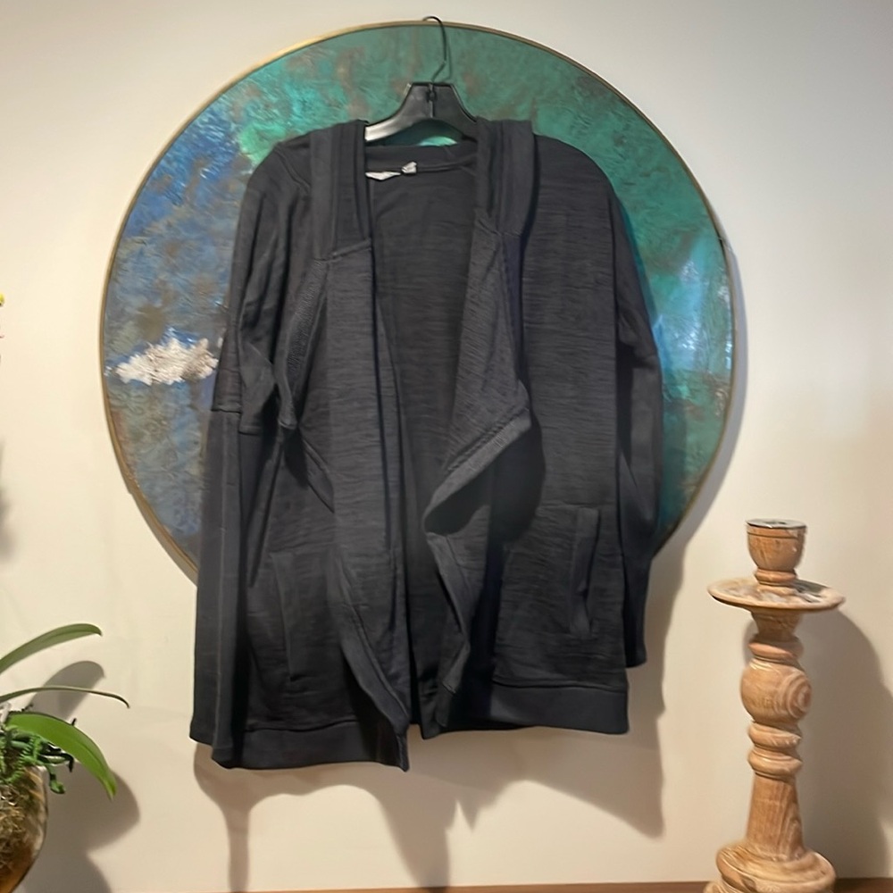 Athleta marled grey/black wrap